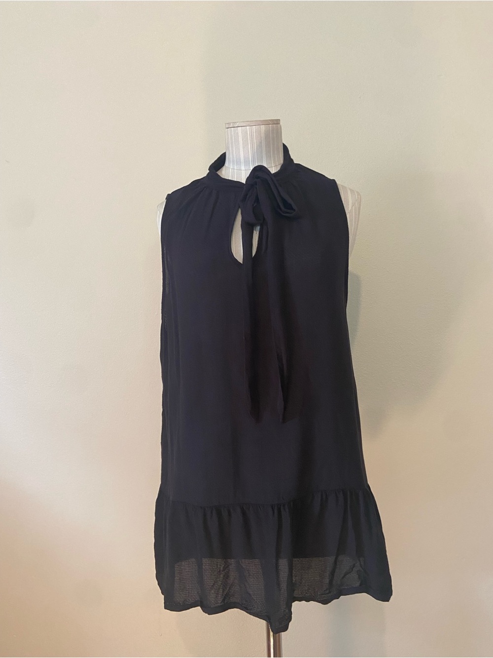 Faded Glory Black Sleeveless Tie-Neck Ruffle-Hem Tunic